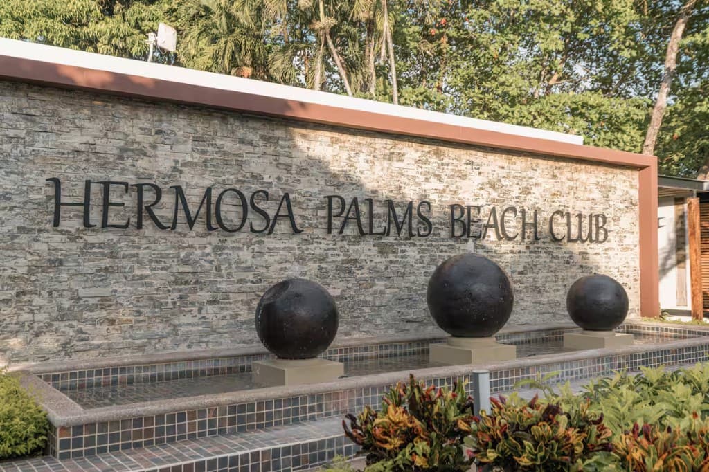 Hermosa Palms beach club entrance